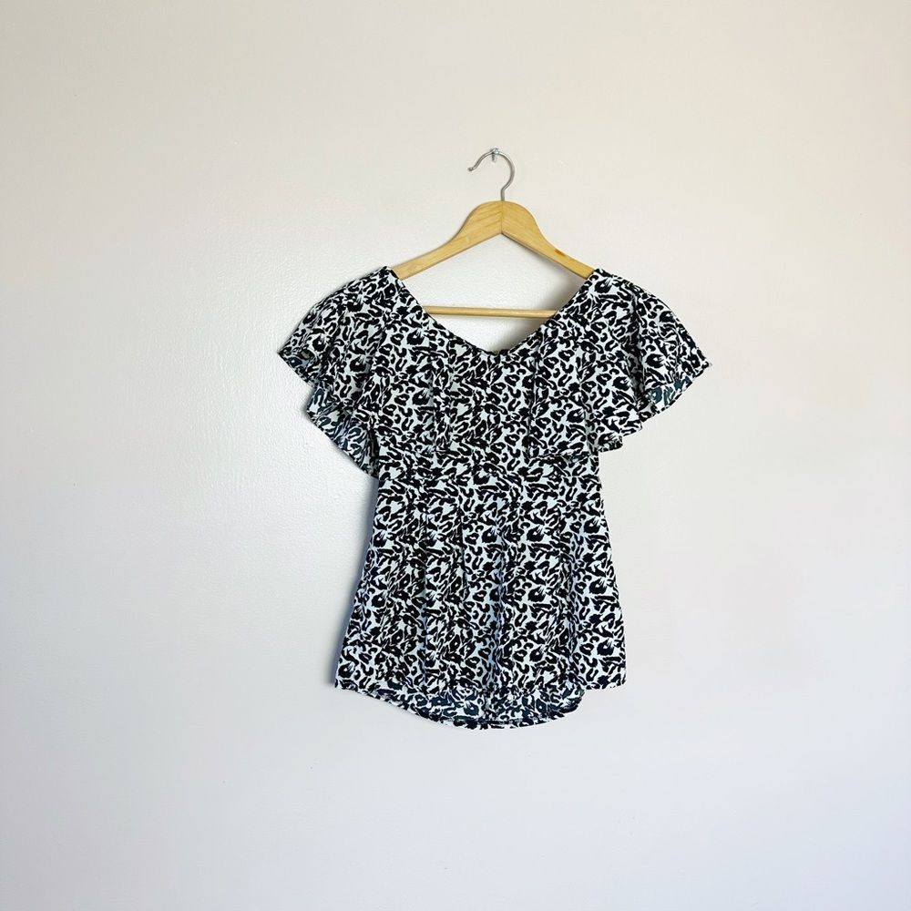 Clearance! Leopard H&M Flutter Sleeve Blouse Size 4 EUC
